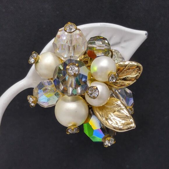 Vendome Floral Bead Crystal Clip Earrings, Faux Pearls, Vitrail Crystal, 1960s - Picture 2 of 10